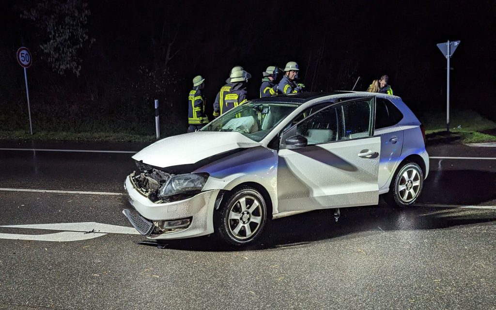 Schwere Kollision in Erkelenz: Drei Verletzte und zwei Totalschäden
