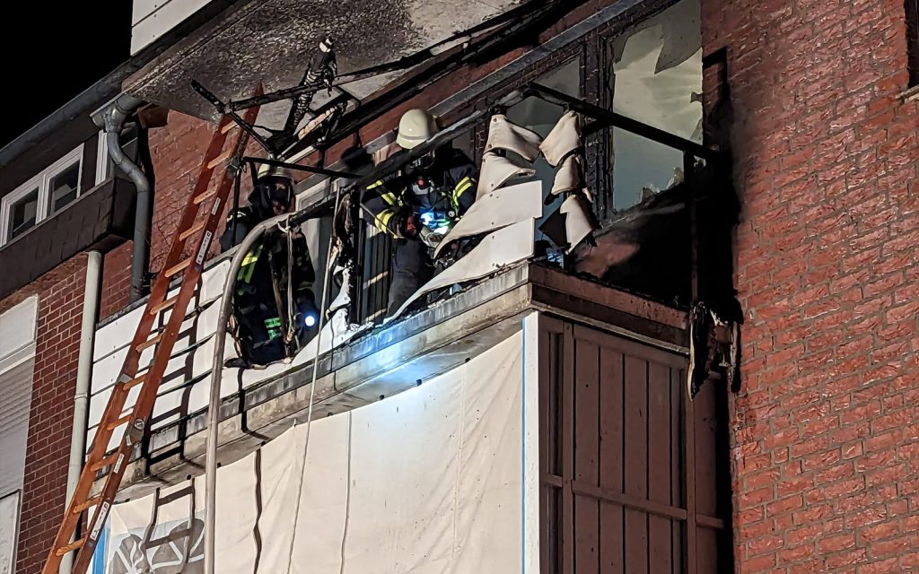 Balkon durch Feuer komplett zerstört in Erkelenz-Gerderath