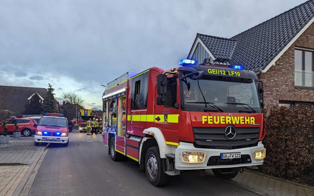 Feuerwehreinsatz in Geilenkirchen-Kraudorf: Hund stirbt bei Wohnhausbrand