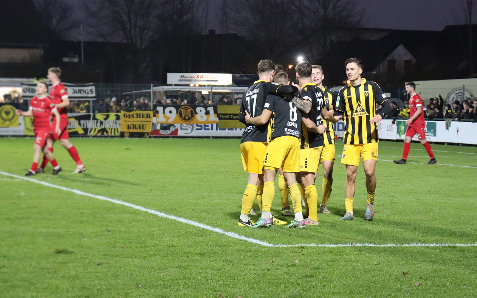 Alemannia Aachen triumphiert im Bitburger-Pokal beim FC Wegberg-Beeck vor großer Kulisse