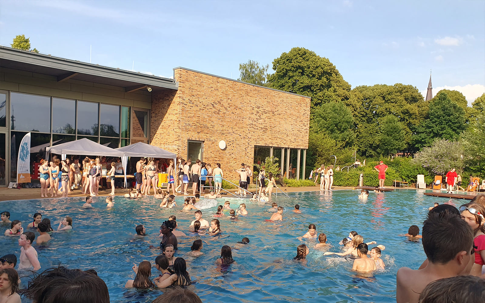 School‘s Out Party im Erka-Bad: Sommerferien starten mit großem Event
